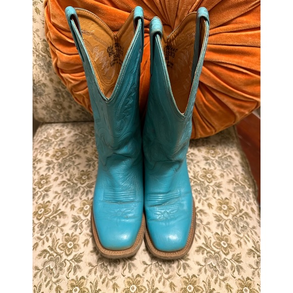 Old West Turquoise Heeled Boots - Picture 5 of 10